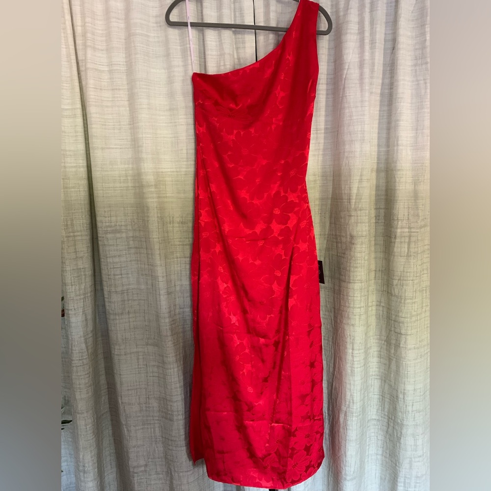 NEW Lulus Extra Large Red Floral Satin One Shoulder Maxi Dress